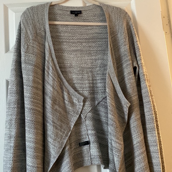 EUC The Limited Women’s Large Asymmetrical Gray Cardigan - Picture 5 of 6